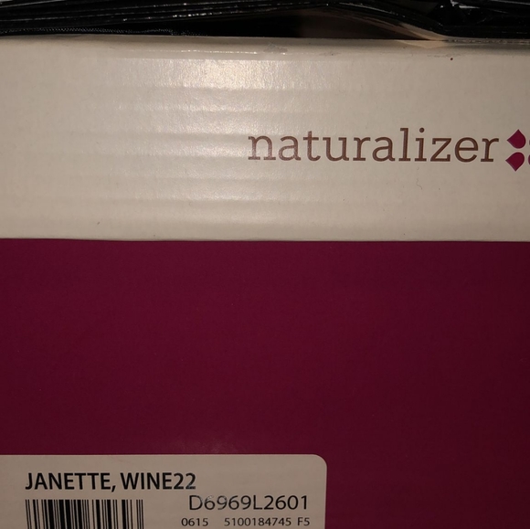 Women's Burgundy leather low heeled, calf-high boots - Picture 4 of 4